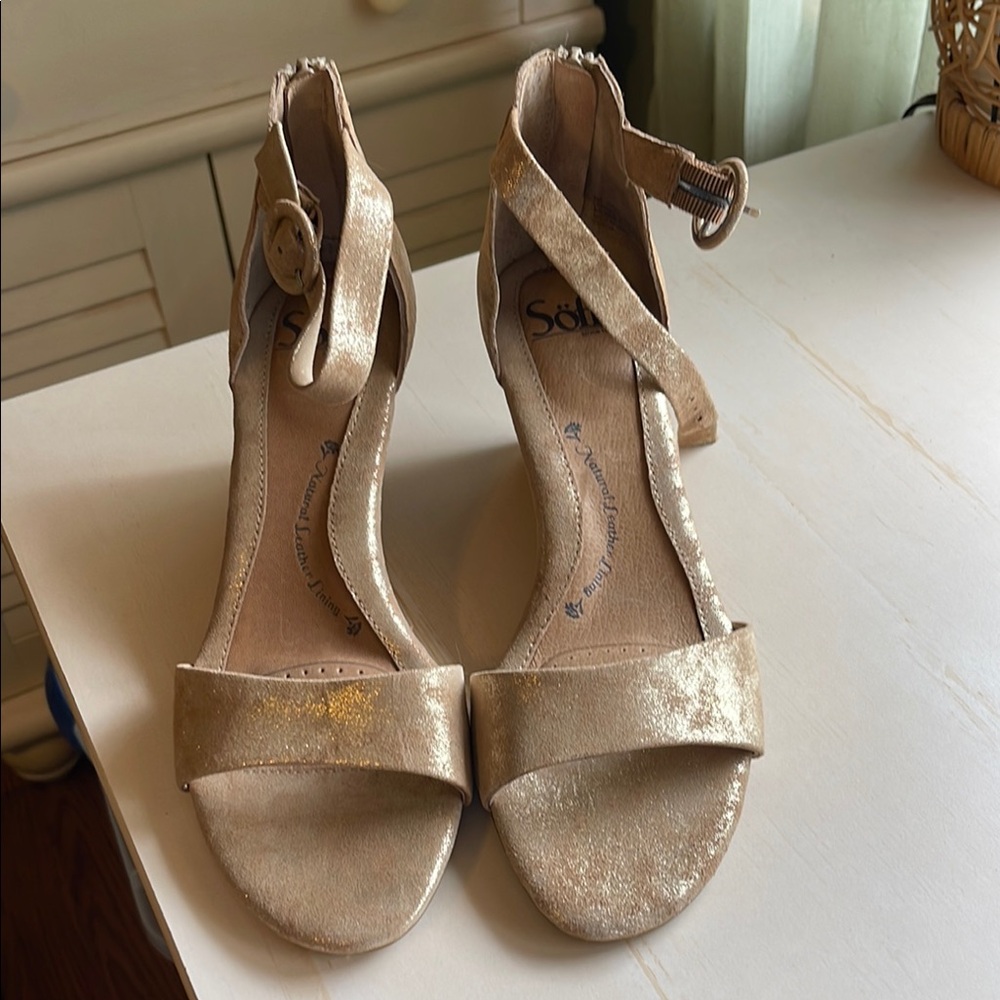 Sole Society Women's Gold Sandals